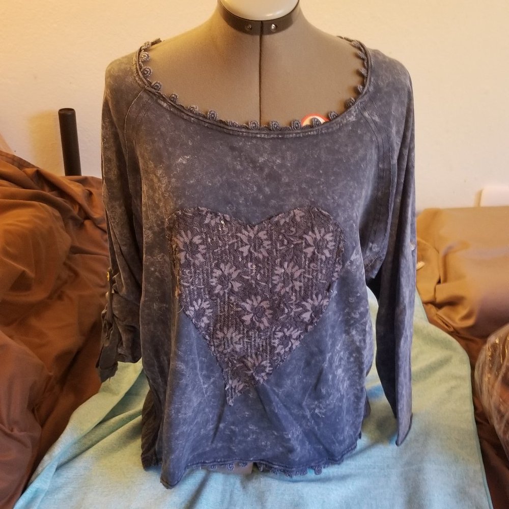 EUC Seduzione Gray Long Sleeve Shirt Heart Sequins